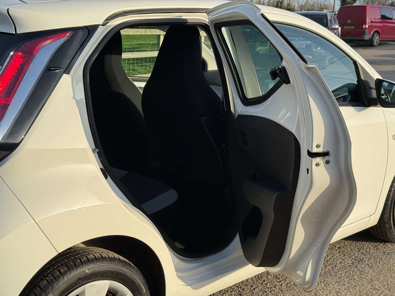 Used Toyota AYGO 2015 for sale - 77667849: Photo 32