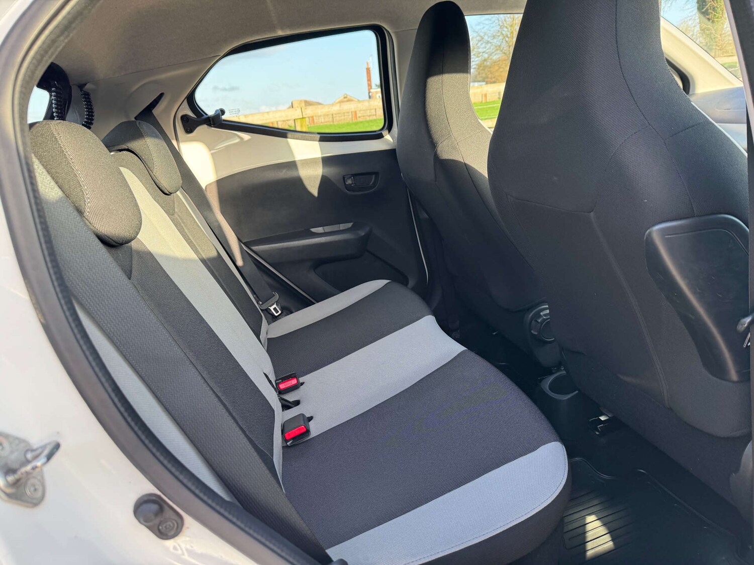 Used Toyota AYGO 2015 for sale - 77667849: Photo 34