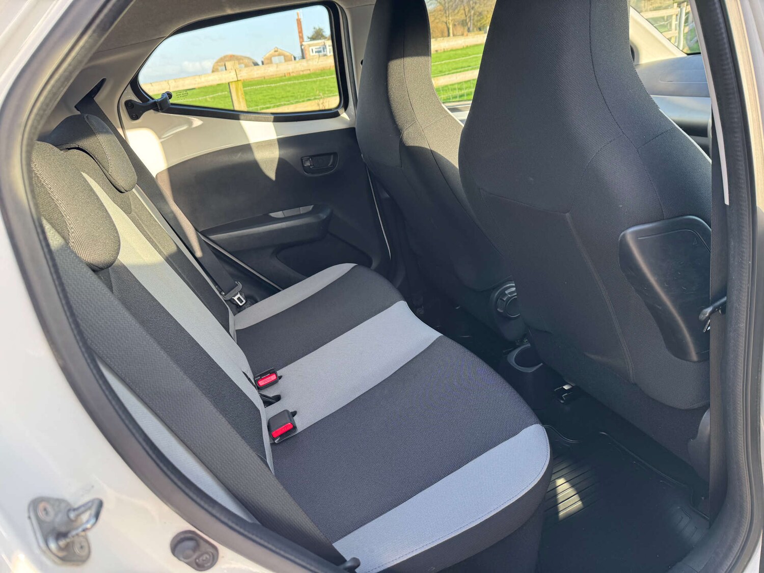 Used Toyota AYGO 2015 for sale - 77667849: Photo 35