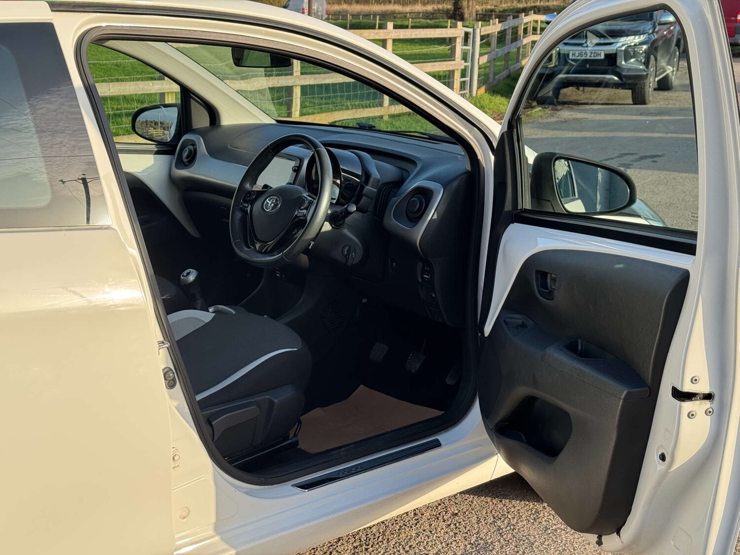 Used Toyota AYGO 2015 for sale - 77667849: Photo 9