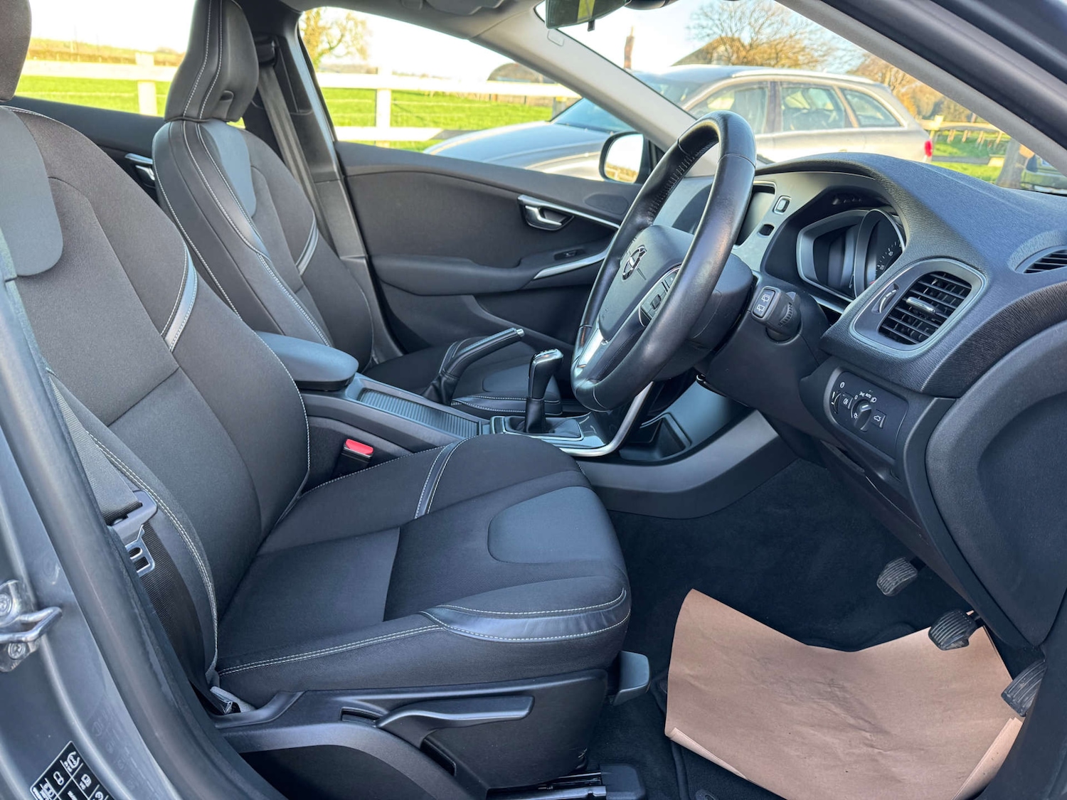 Used Volvo V40 2017 for sale - 76571349: Photo 10