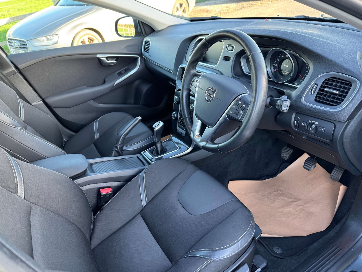 Used Volvo V40 2017 for sale - 76571349: Photo 12