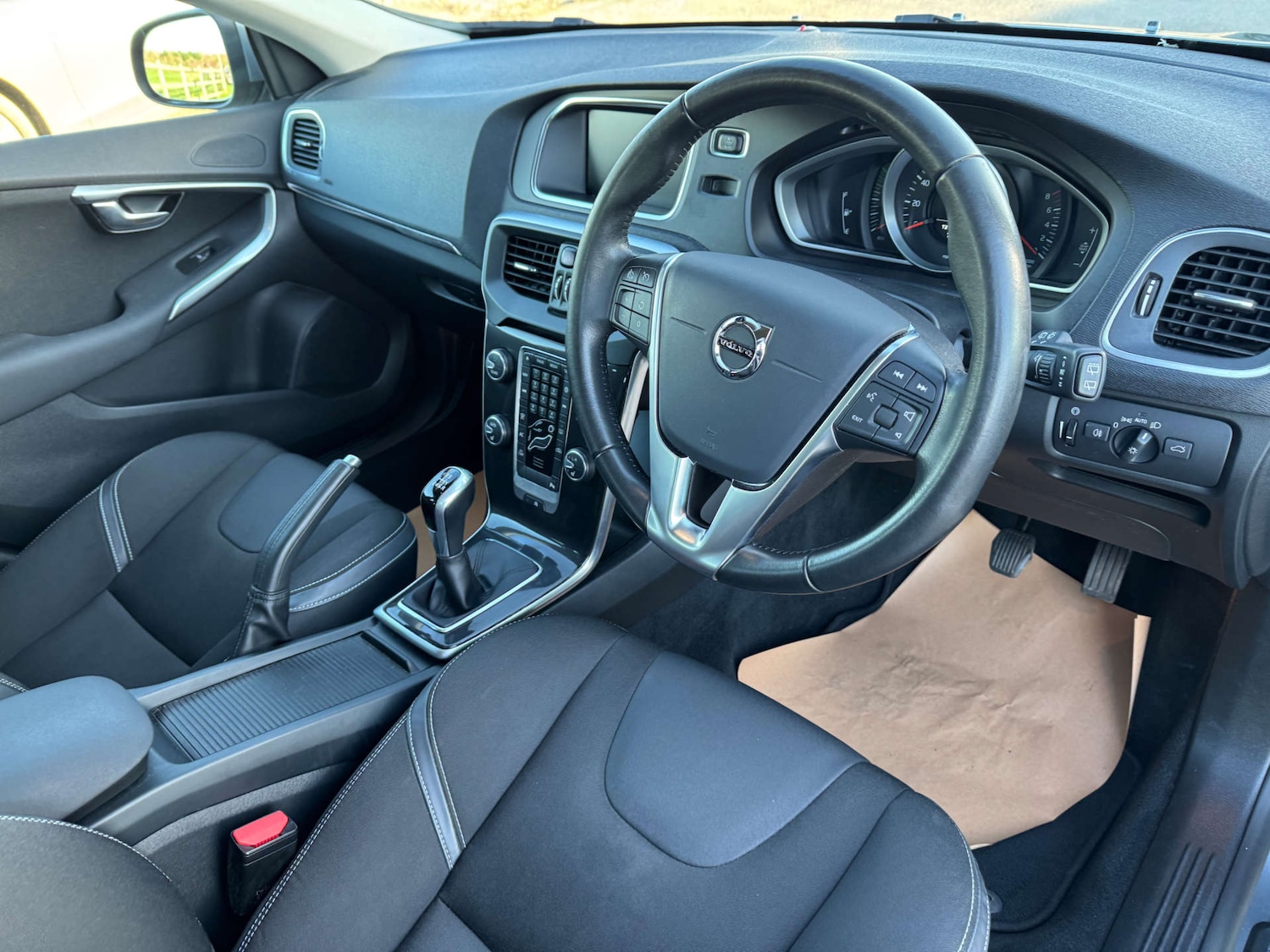 Used Volvo V40 2017 for sale - 76571349: Photo 13