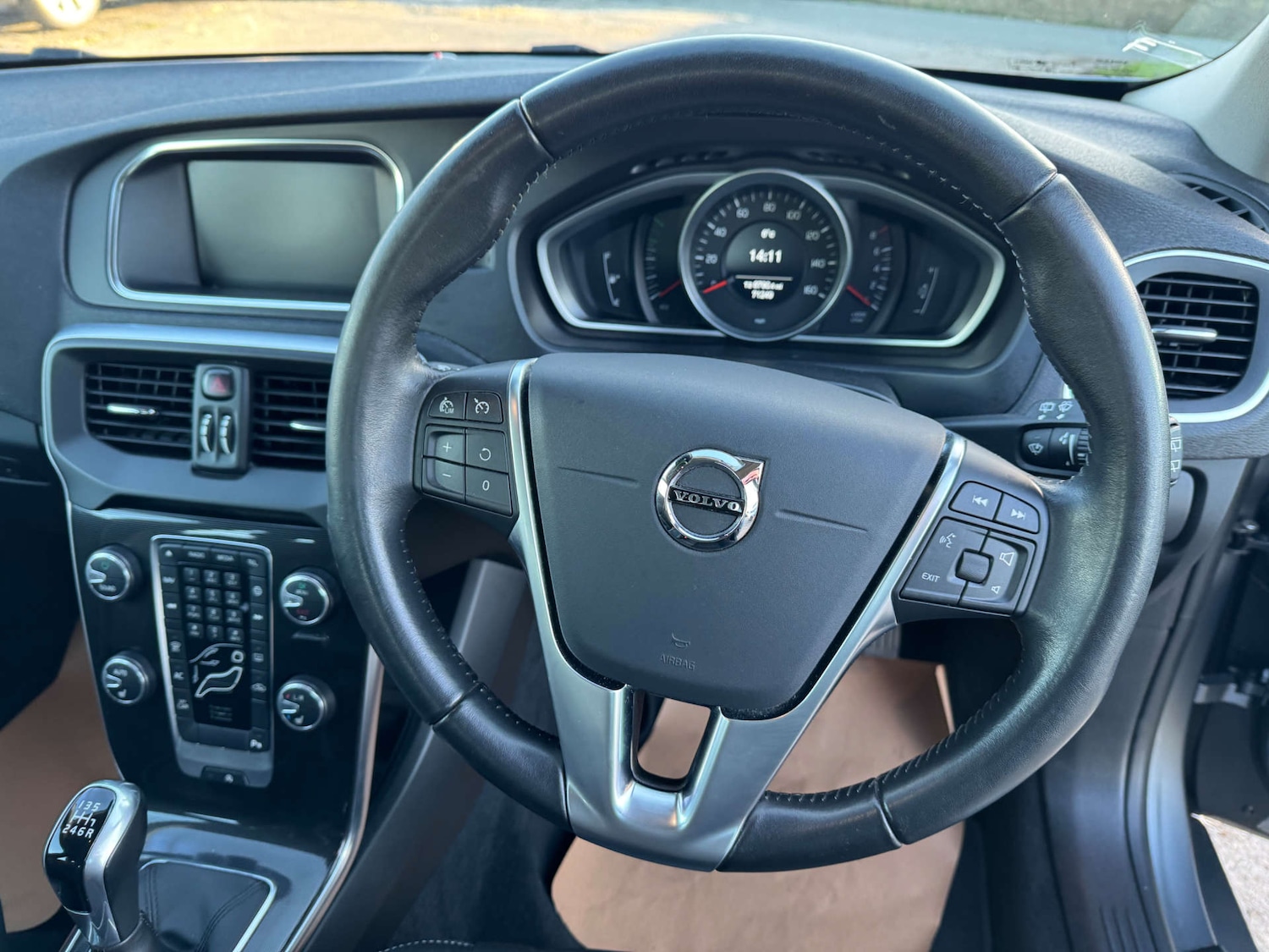 Used Volvo V40 2017 for sale - 76571349: Photo 16