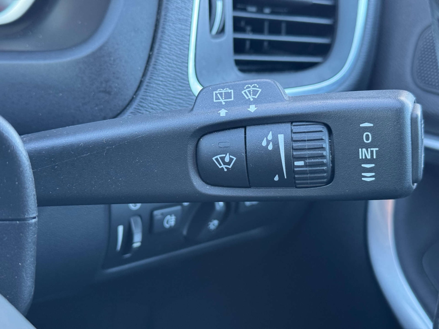 Used Volvo V40 2017 for sale - 76571349: Photo 22