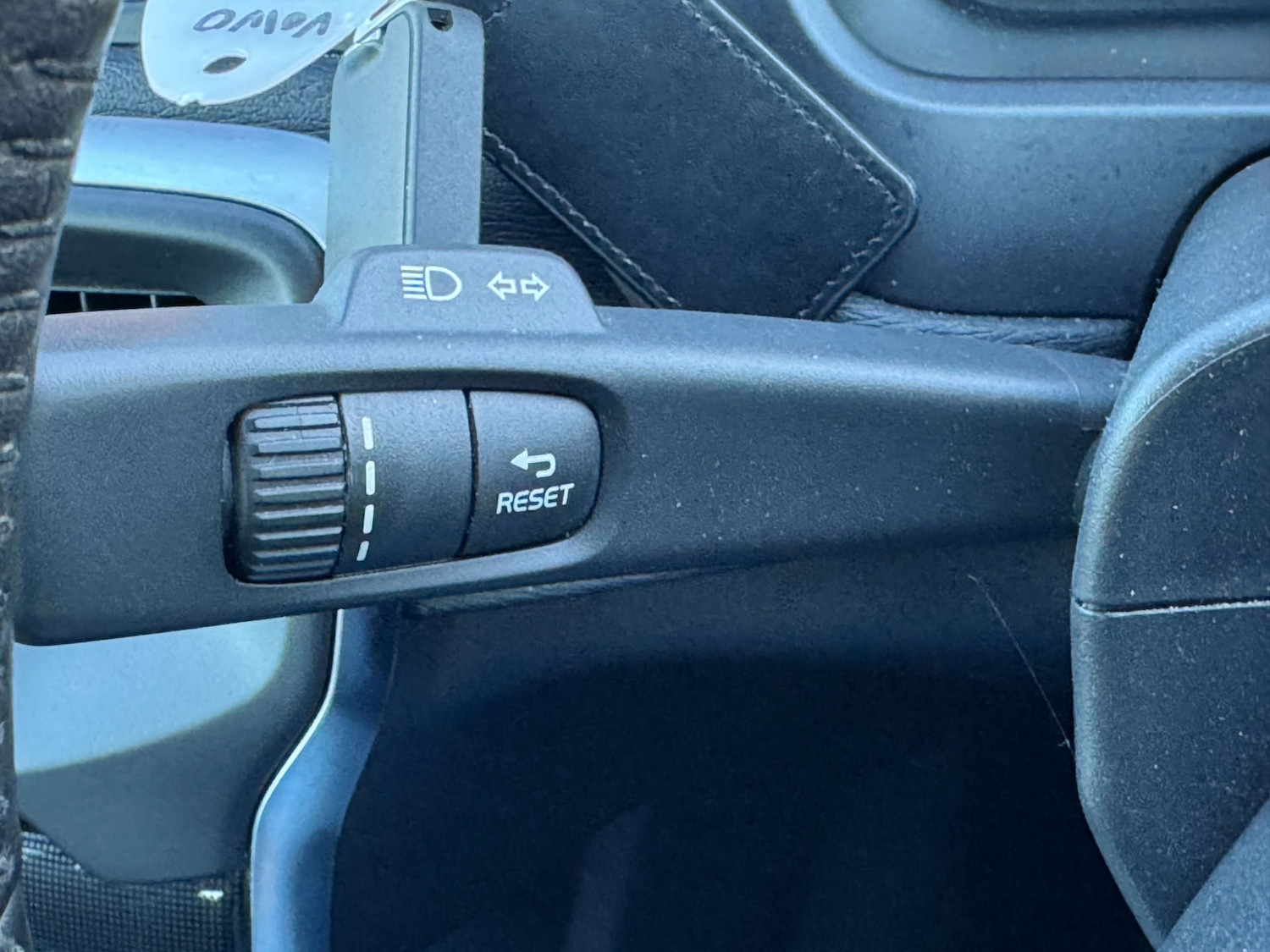 Used Volvo V40 2017 for sale - 76571349: Photo 23