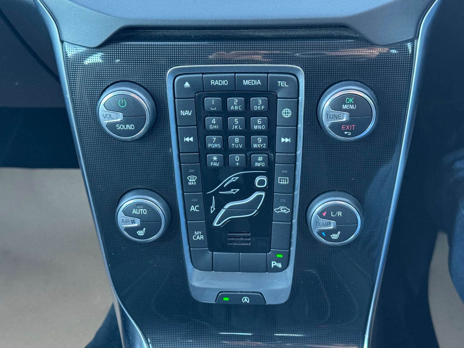 Used Volvo V40 2017 for sale - 76571349: Photo 27