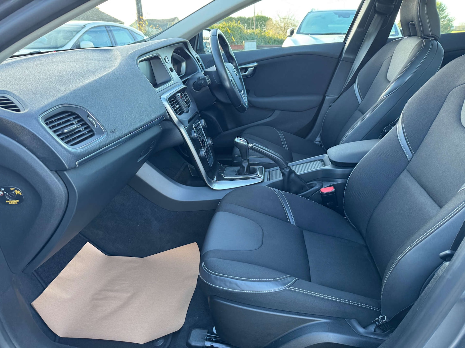 Used Volvo V40 2017 for sale - 76571349: Photo 29