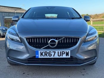 Used Volvo V40 2017 for sale - 76571349: Photo