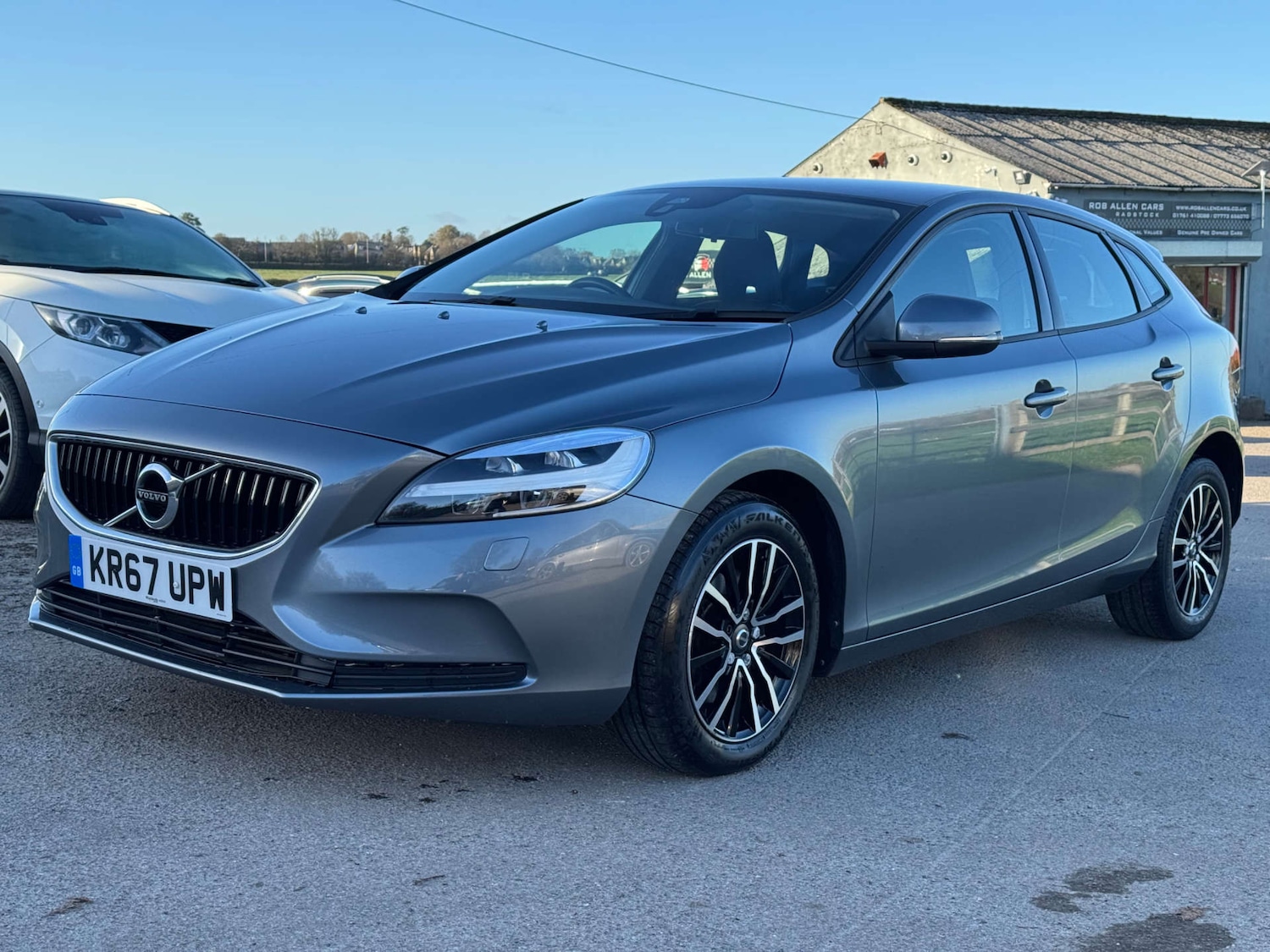 Used Volvo V40 2017 for sale - 76571349: Photo 3