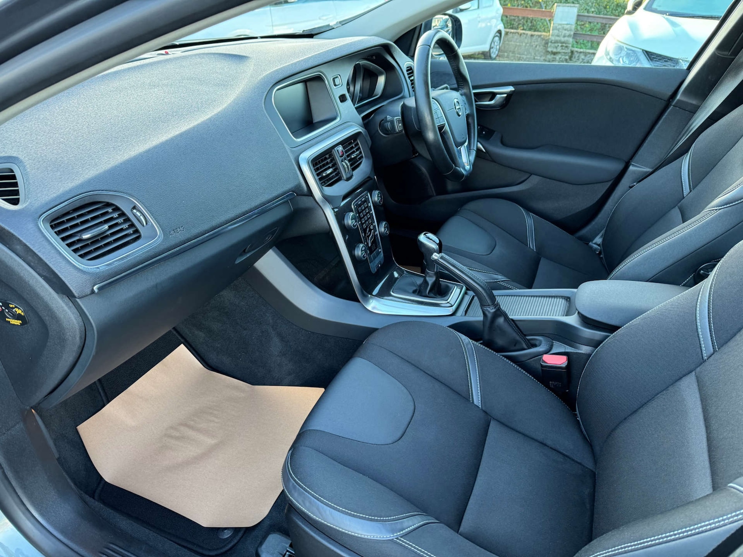 Used Volvo V40 2017 for sale - 76571349: Photo 30