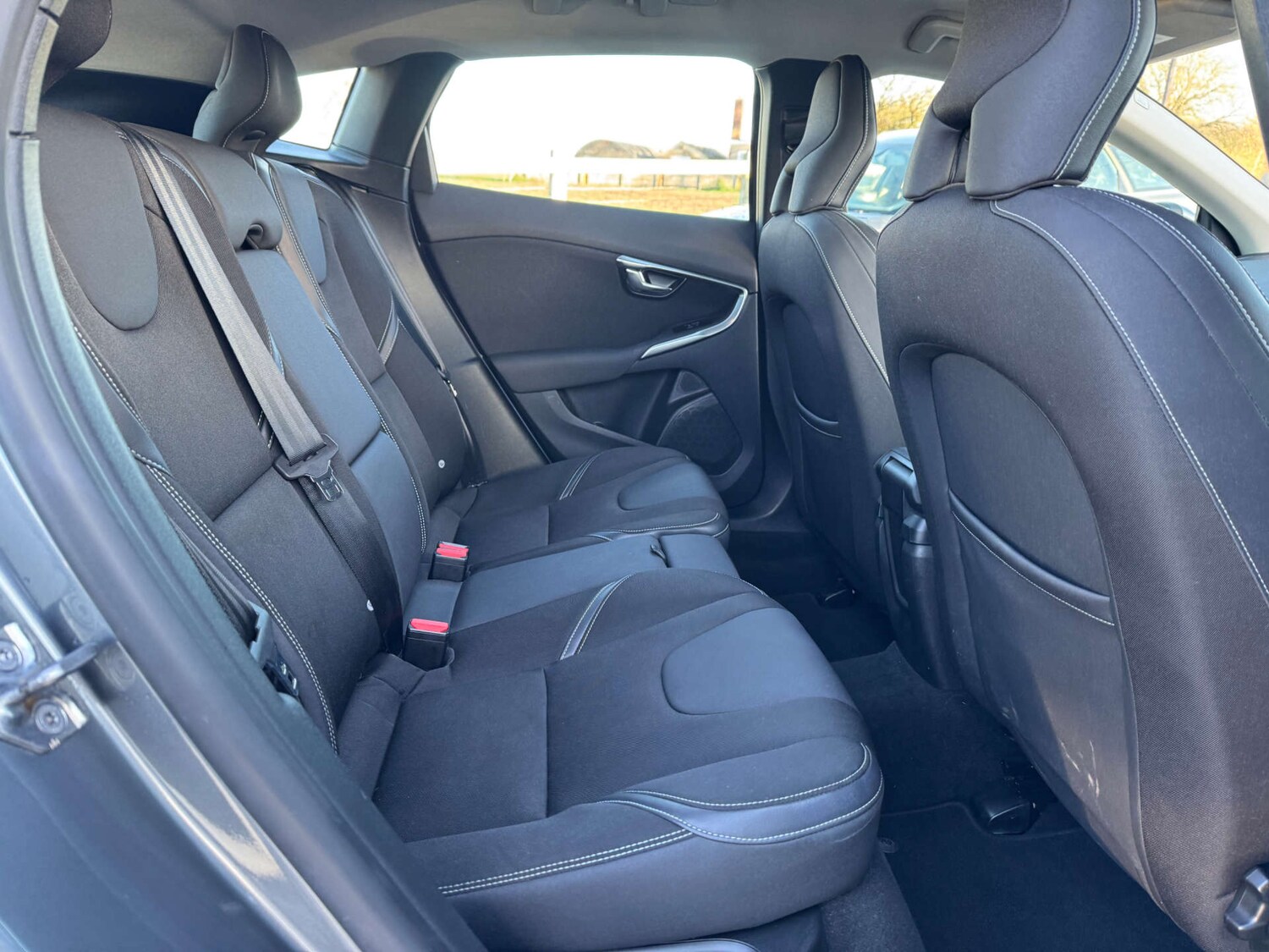 Used Volvo V40 2017 for sale - 76571349: Photo 37