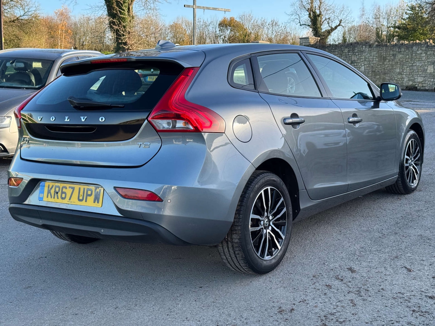 Used Volvo V40 2017 for sale - 76571349: Photo 6