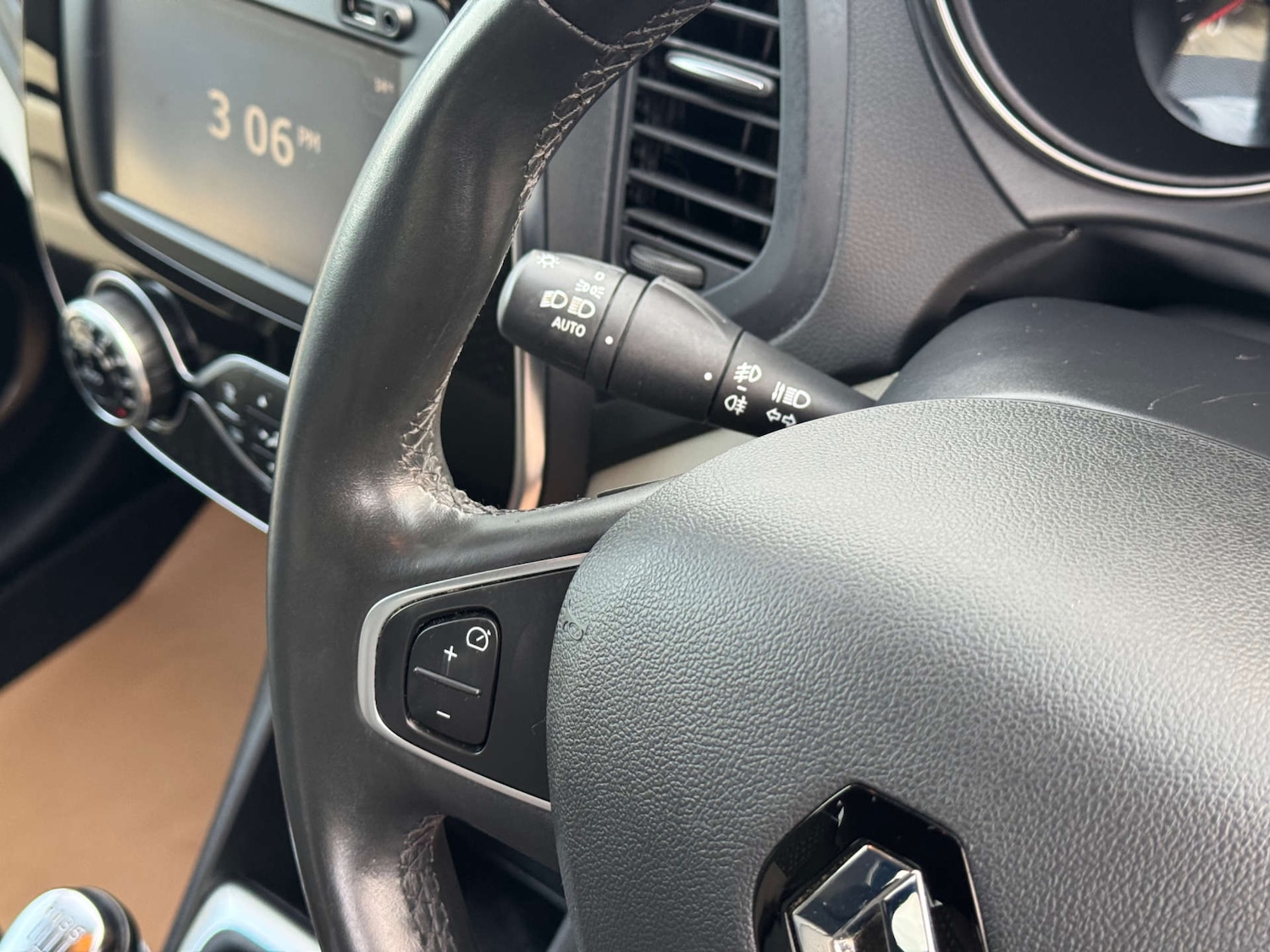 Used Renault Captur 2017 for sale - 76497676: Photo 19