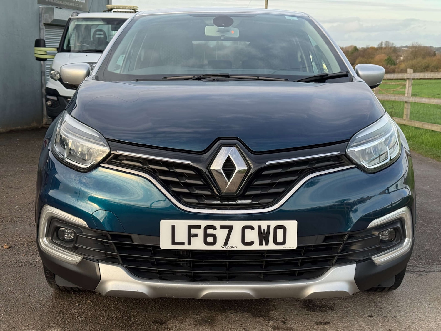 Used Renault Captur 2017 for sale - 76497676: Photo 2