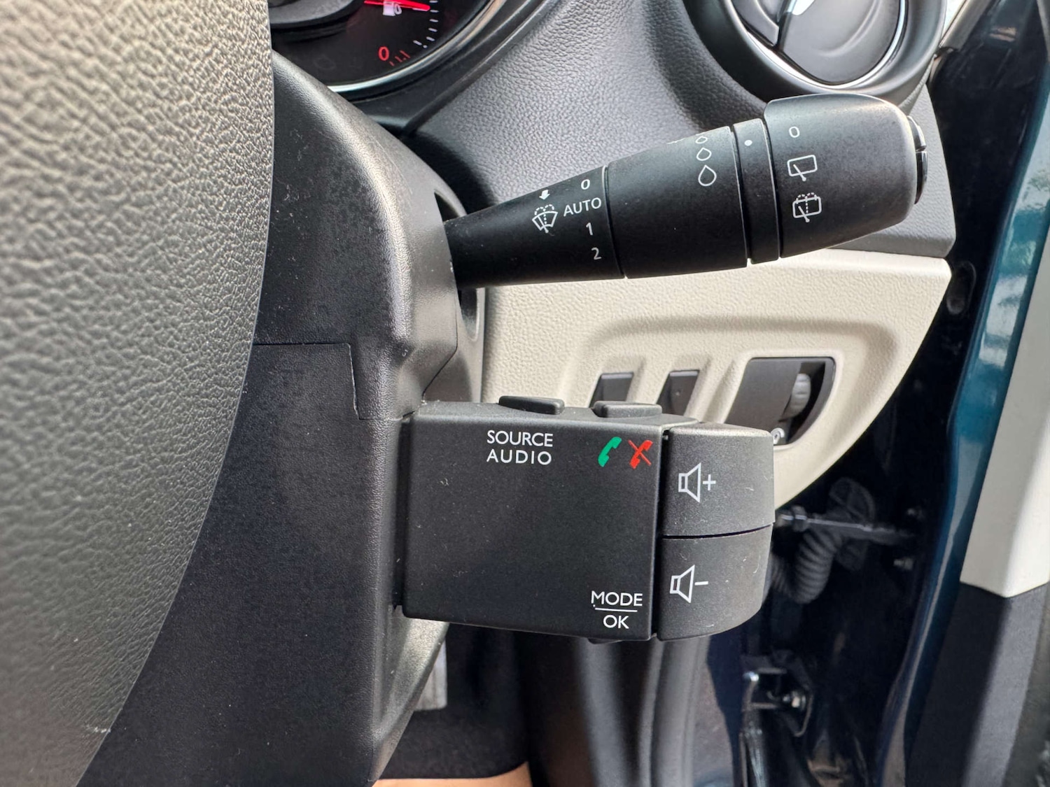 Used Renault Captur 2017 for sale - 76497676: Photo 23