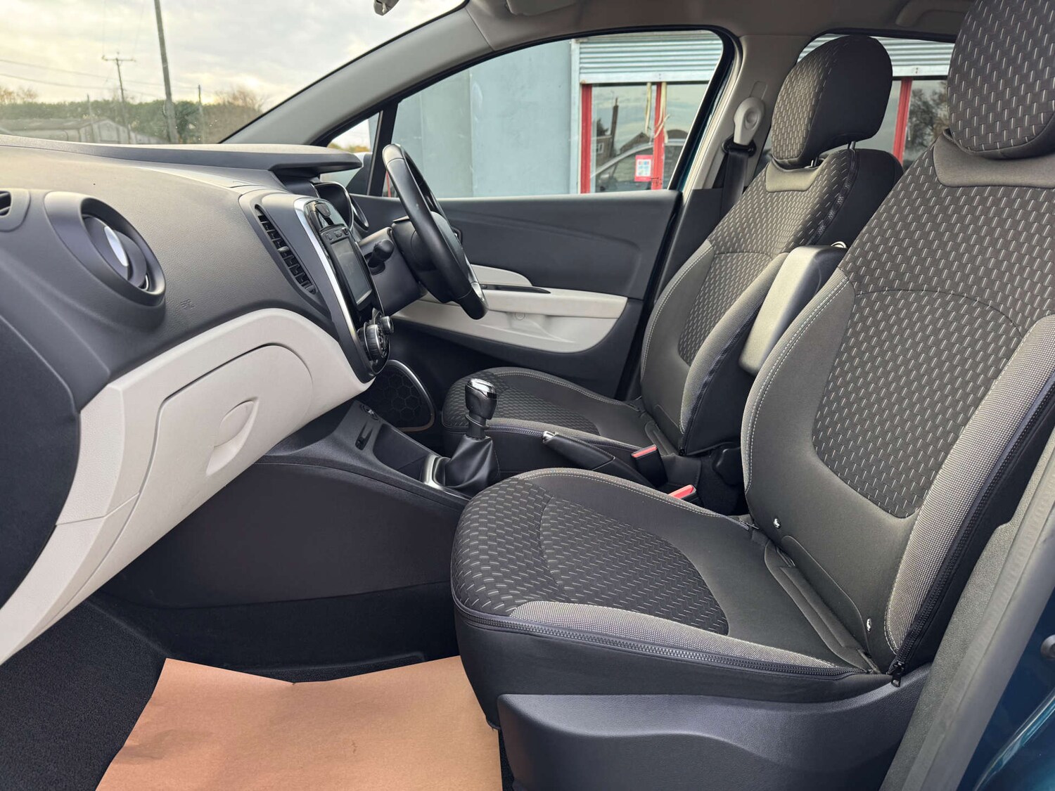 Used Renault Captur 2017 for sale - 76497676: Photo 31