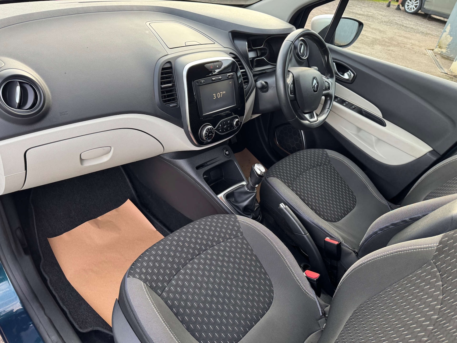 Used Renault Captur 2017 for sale - 76497676: Photo 34