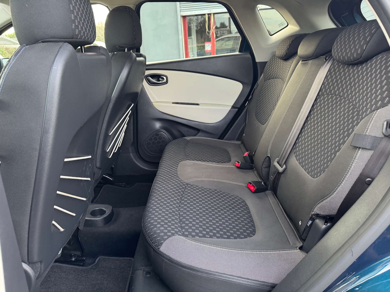 Used Renault Captur 2017 for sale - 76497676: Photo 36