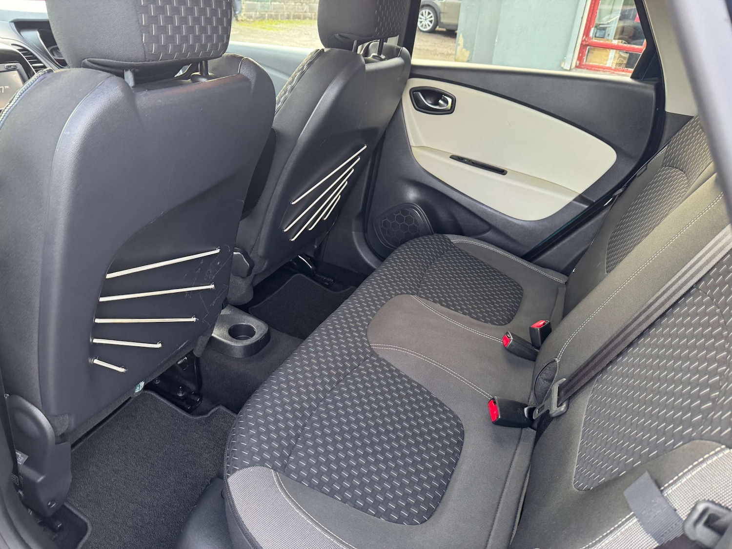 Used Renault Captur 2017 for sale - 76497676: Photo 38