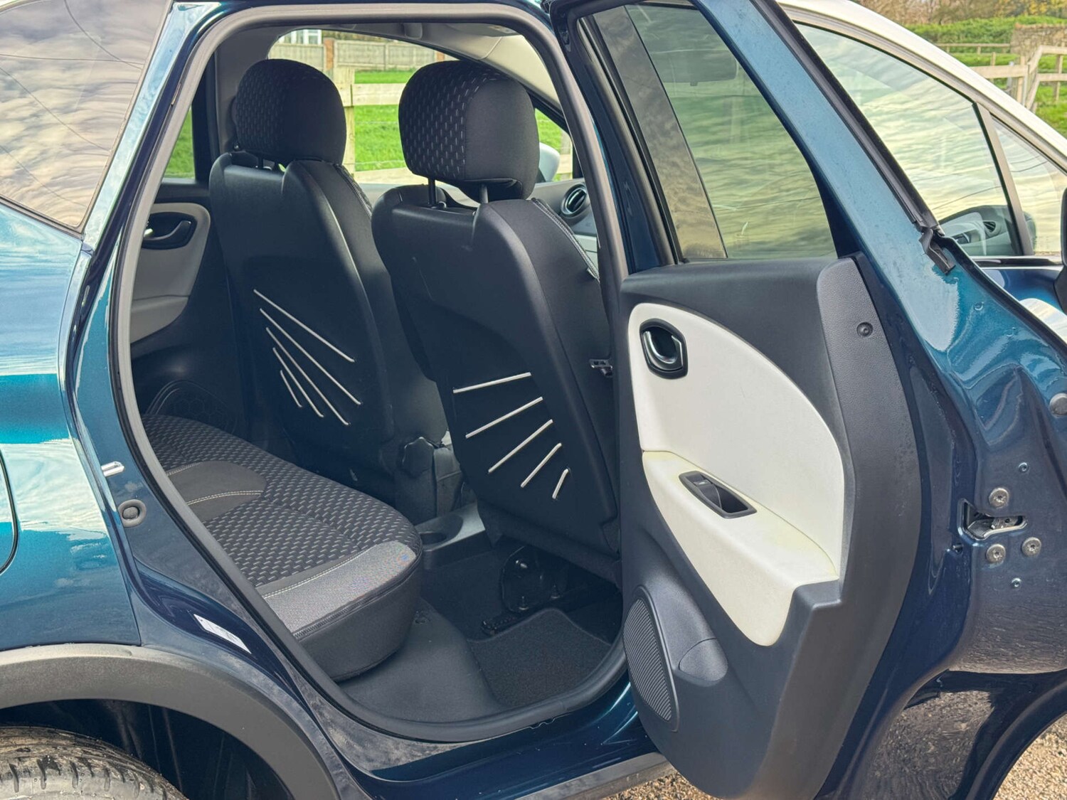 Used Renault Captur 2017 for sale - 76497676: Photo 39