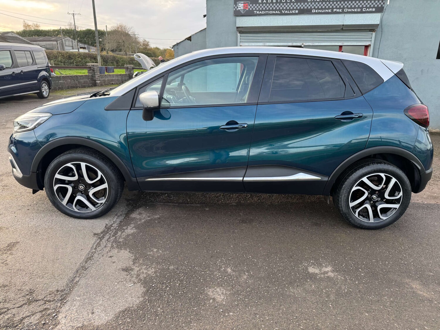 Used Renault Captur 2017 for sale - 76497676: Photo 4