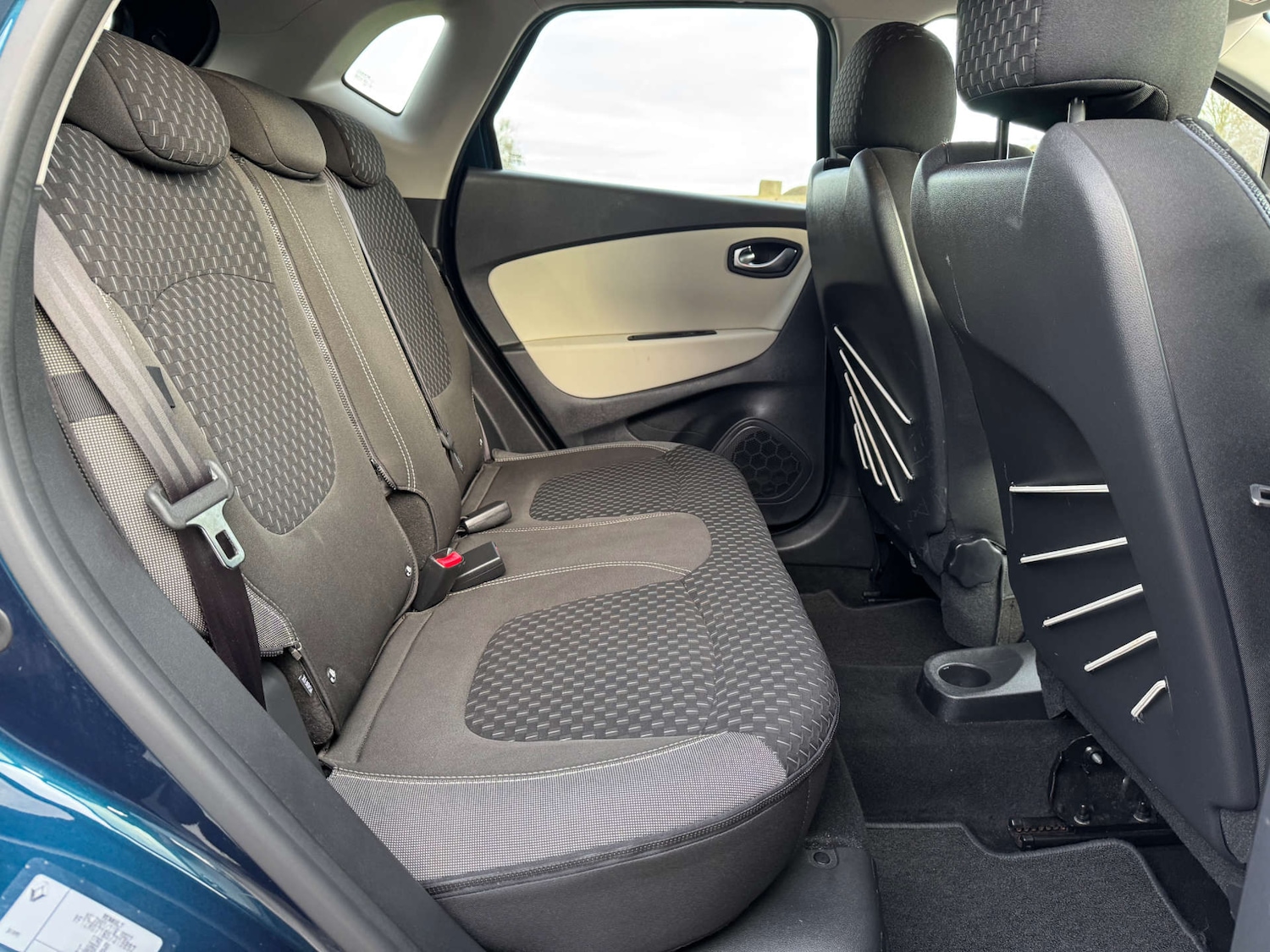 Used Renault Captur 2017 for sale - 76497676: Photo 40