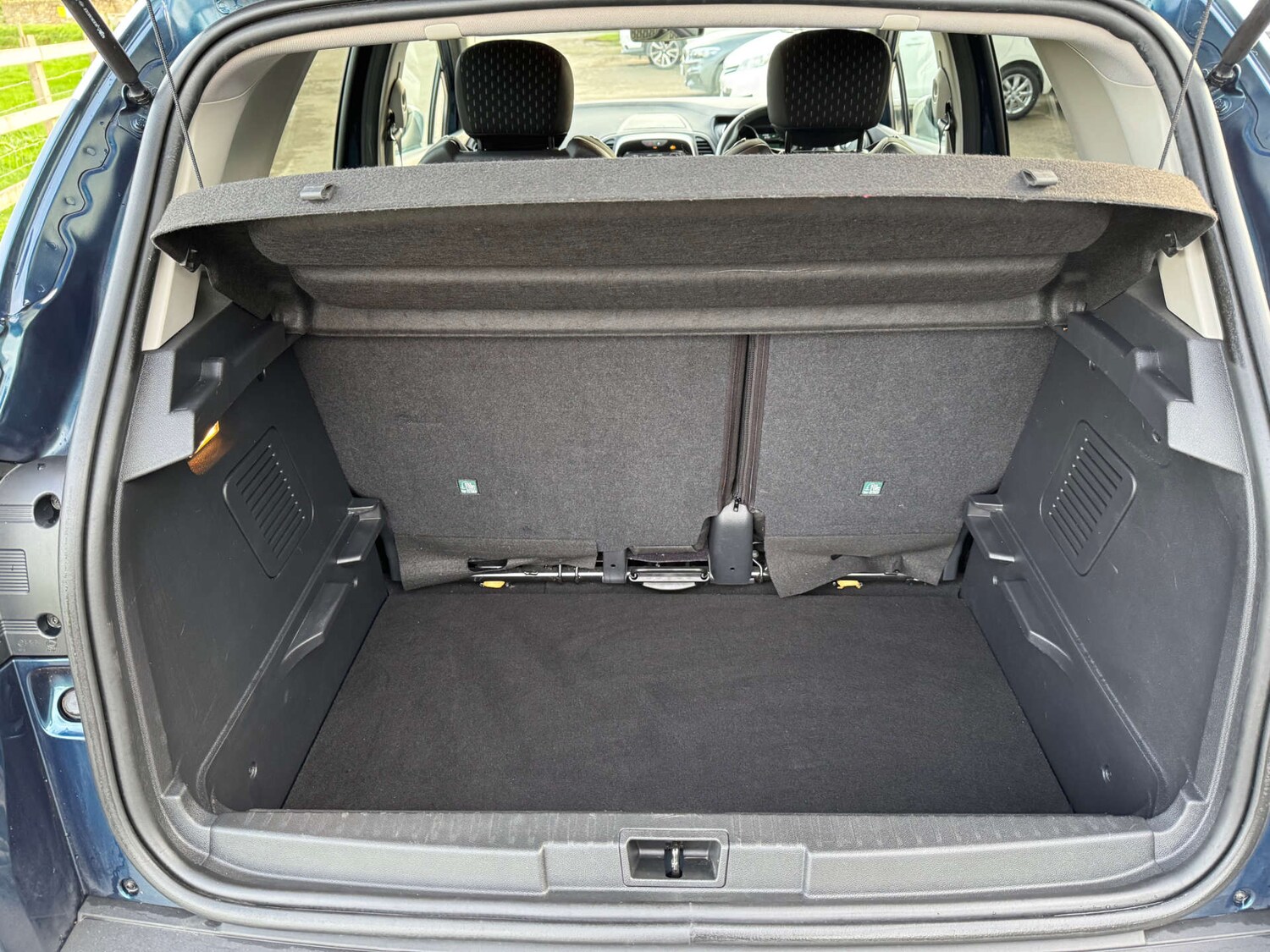 Used Renault Captur 2017 for sale - 76497676: Photo 44