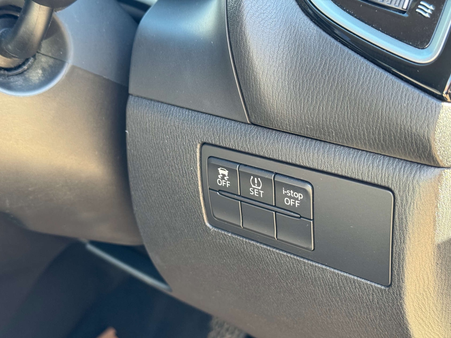 Used Mazda Mazda3 2014 for sale - 76182629: Photo 24