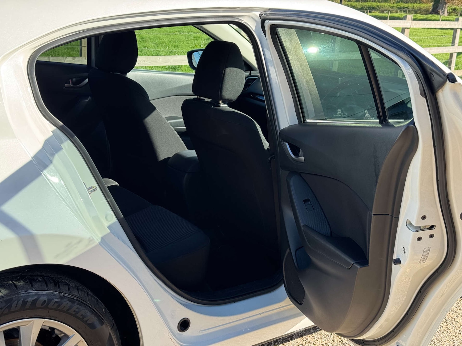 Used Mazda Mazda3 2014 for sale - 76182629: Photo 42