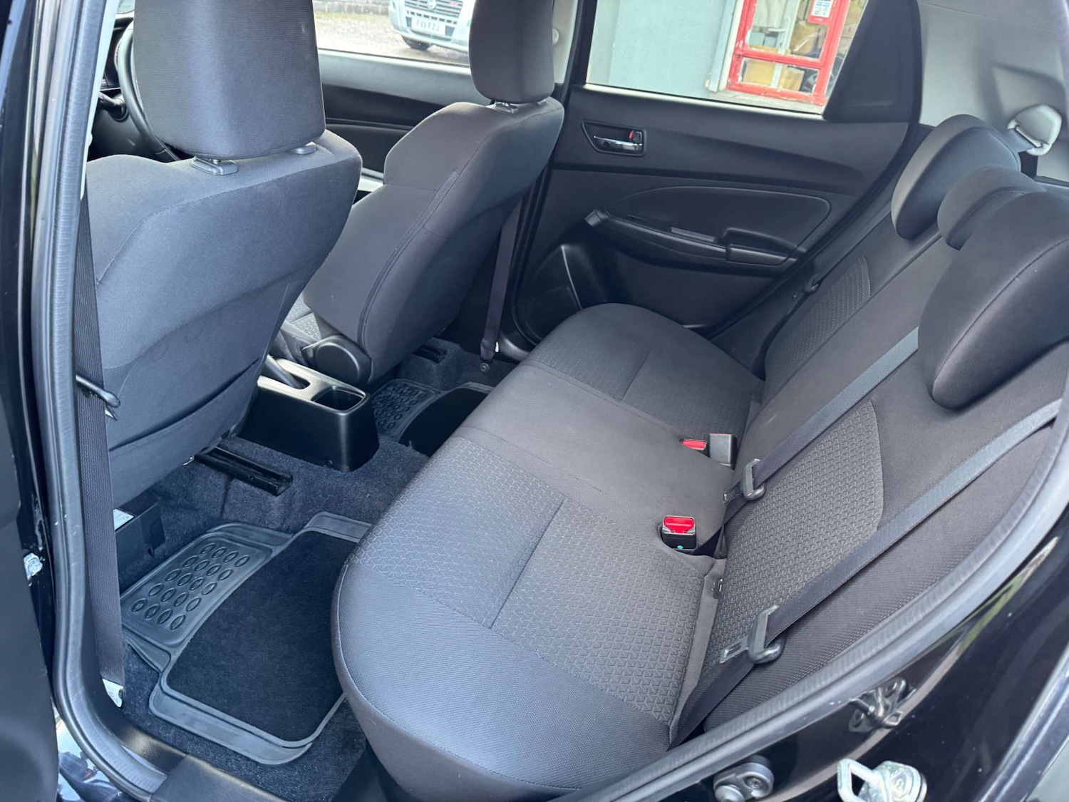 Used Suzuki Swift 2018 for sale - 76395523: Photo 40