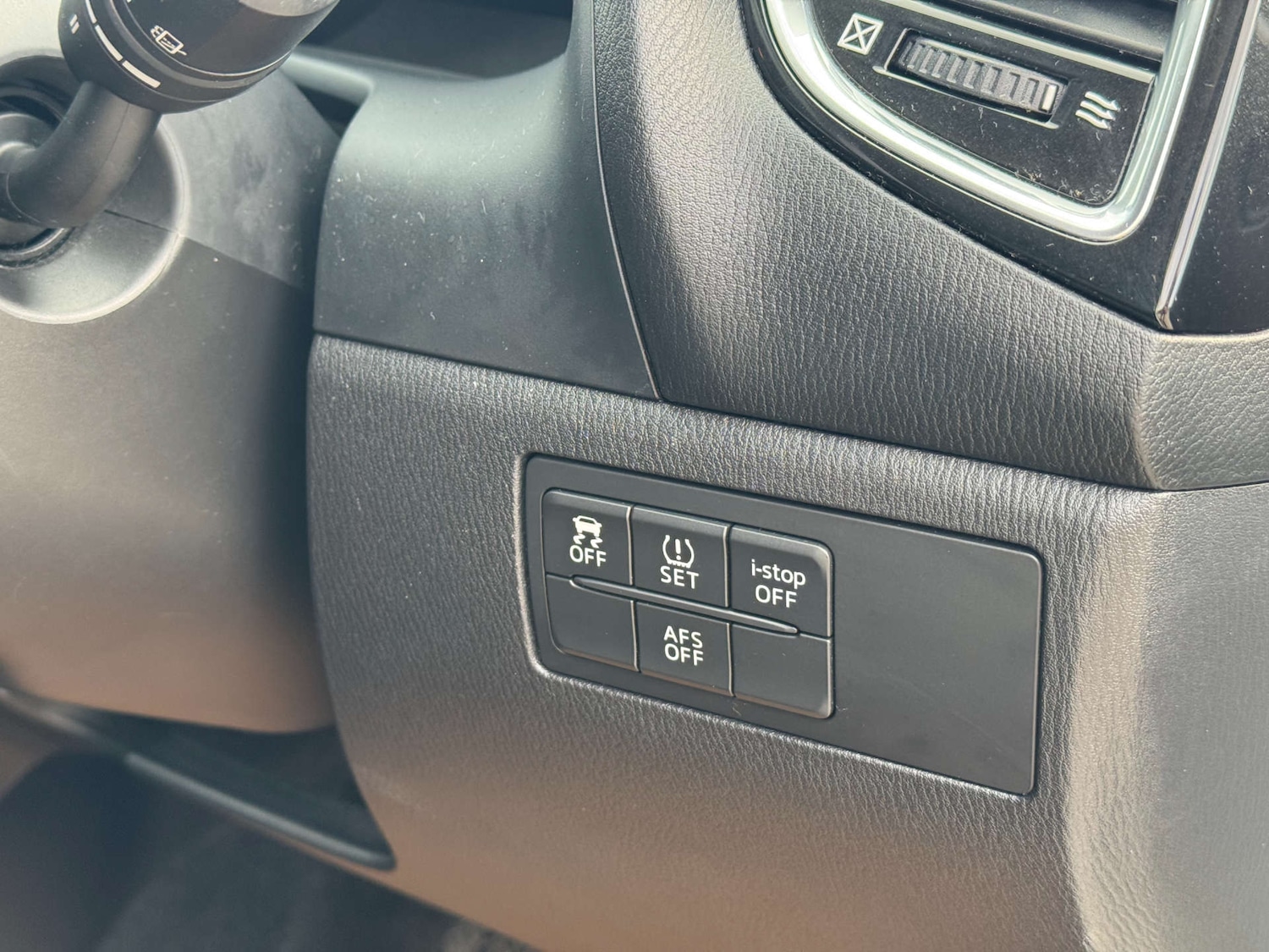 Used Mazda Mazda3 2014 for sale - 75913742: Photo 23