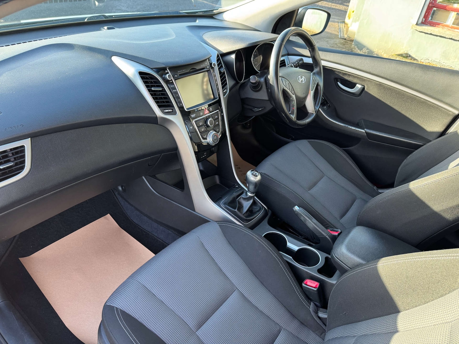 Used Hyundai i30 2015 for sale - 77220982: Photo 21