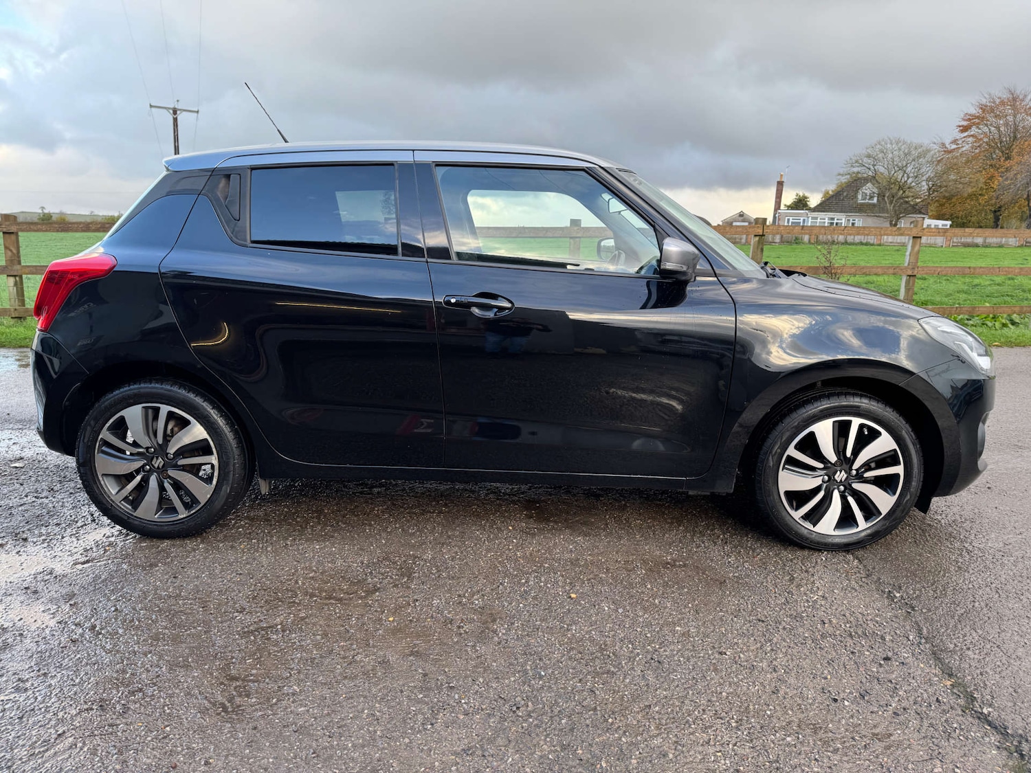 Used Suzuki Swift 2018 for sale - 76601708: Photo 5