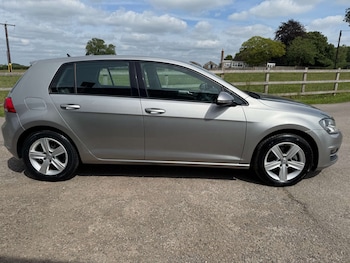 Used Volkswagen Golf 2016 for sale - 78583540: Photo