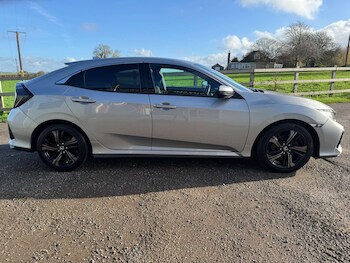 Used Honda Civic 2018 for sale - 76536192: Photo