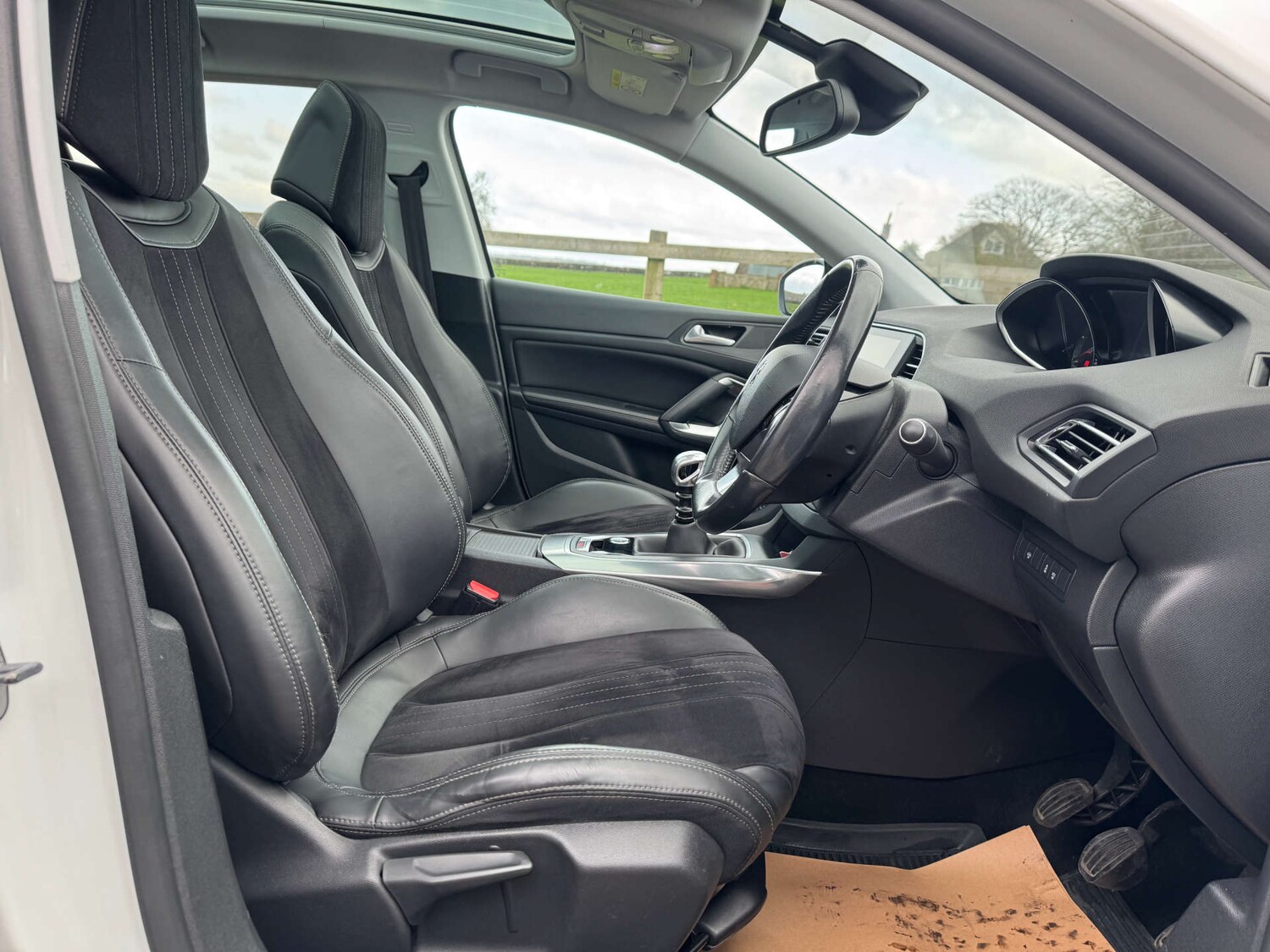 Used Peugeot 308 2014 for sale - 77667842: Photo 10