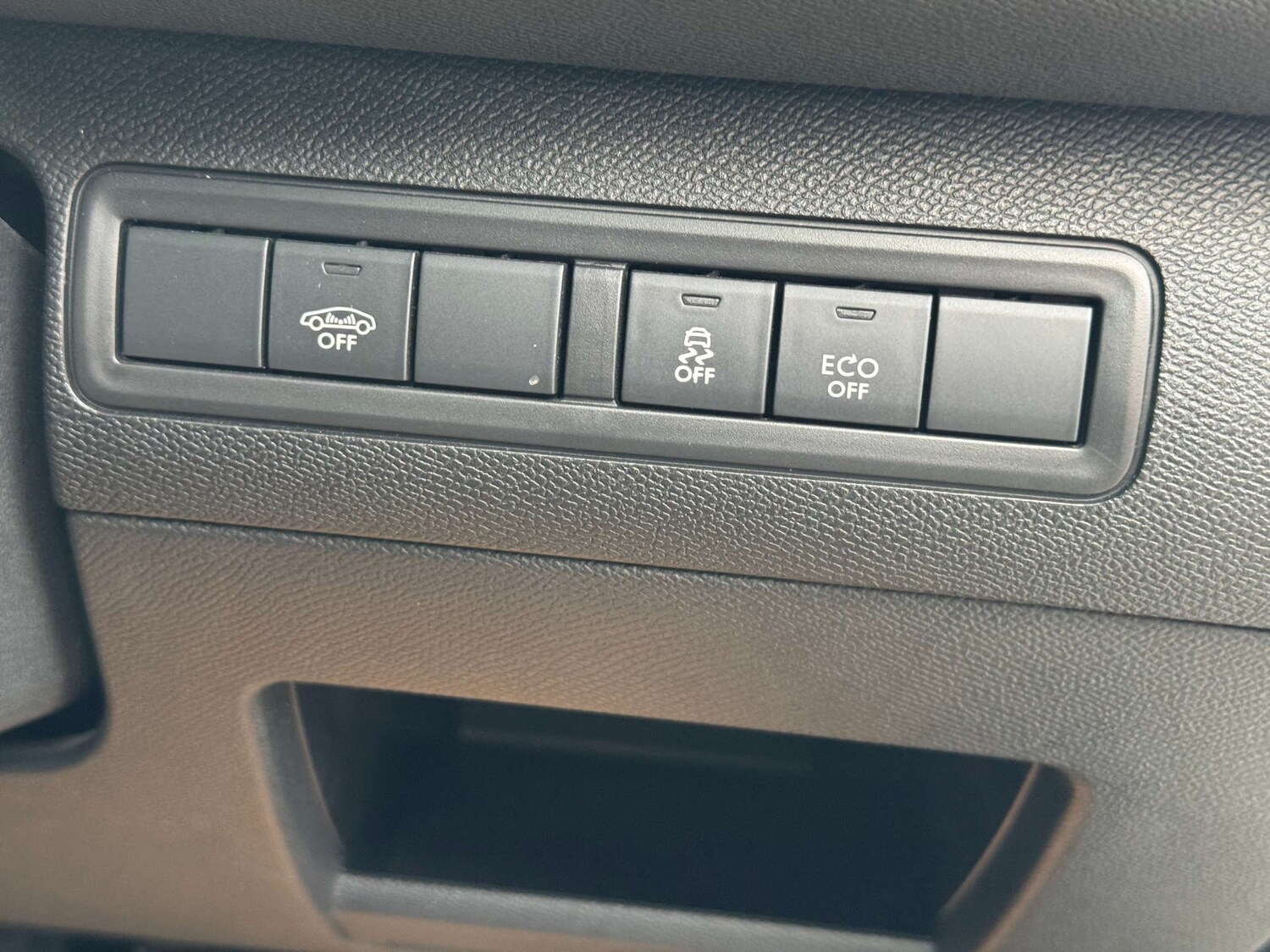 Used Peugeot 308 2014 for sale - 77667842: Photo 19