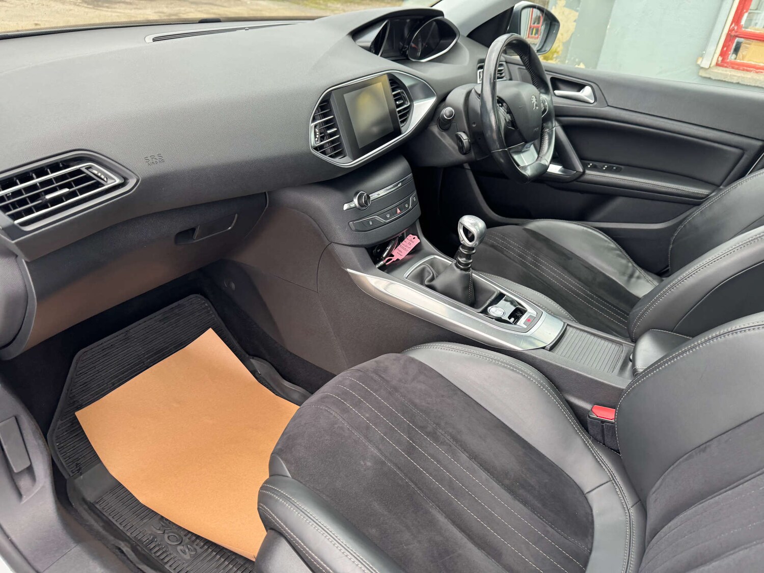 Used Peugeot 308 2014 for sale - 77667842: Photo 24