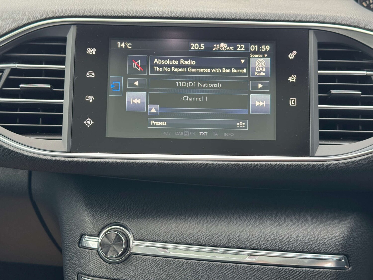 Used Peugeot 308 2014 for sale - 77667842: Photo 28