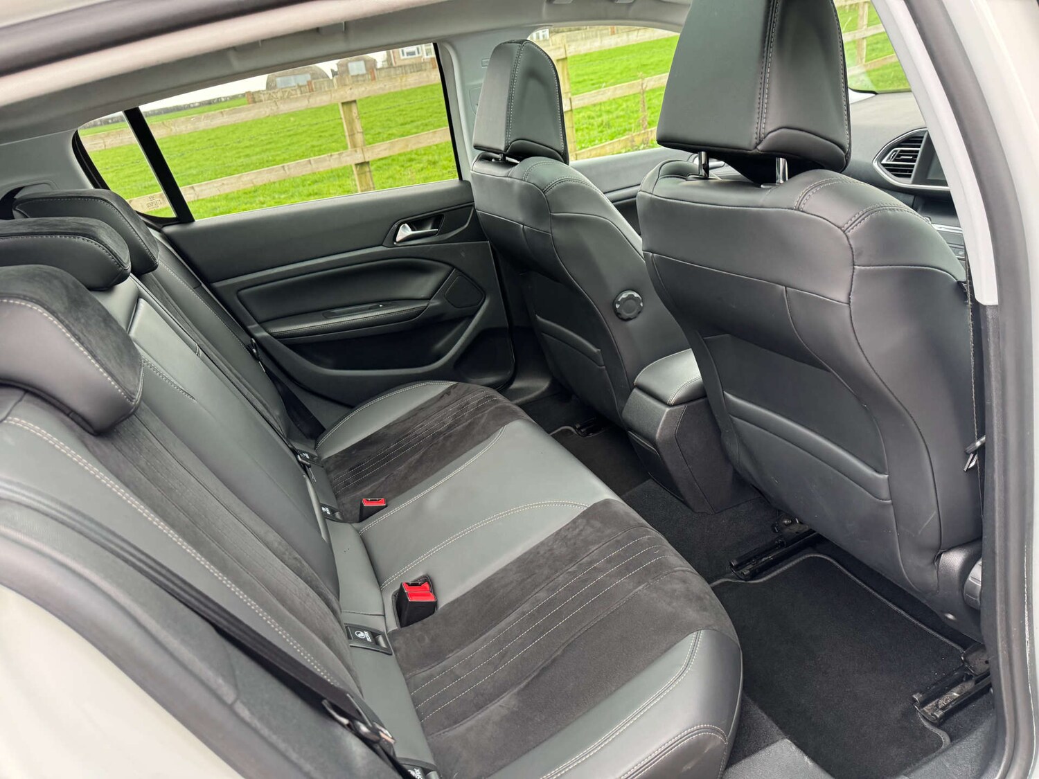 Used Peugeot 308 2014 for sale - 77667842: Photo 40