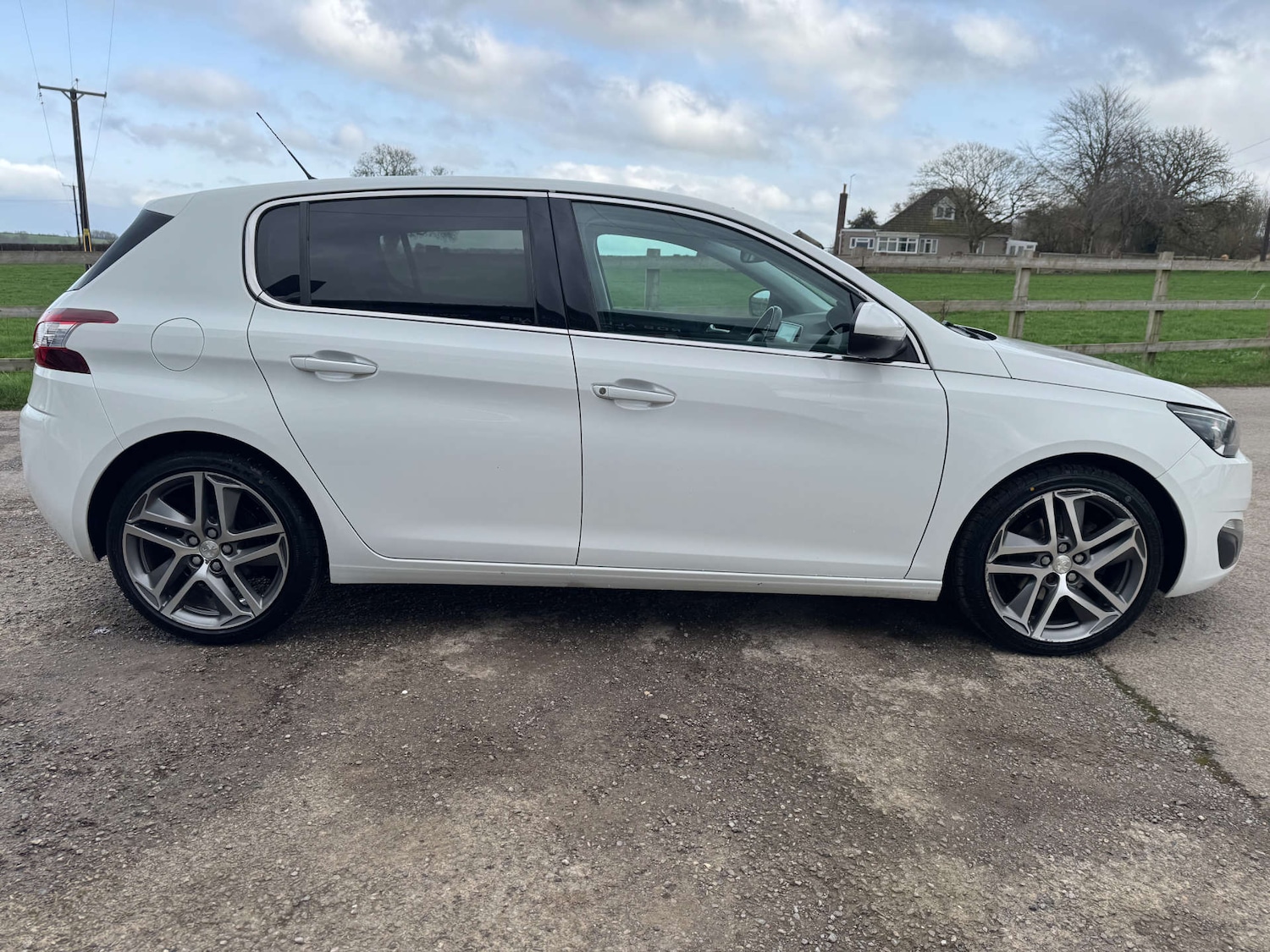 Used Peugeot 308 2014 for sale - 77667842: Photo 5