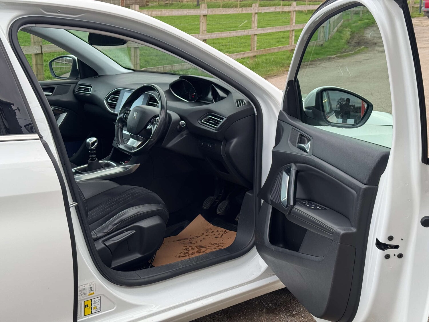 Used Peugeot 308 2014 for sale - 77667842: Photo 9