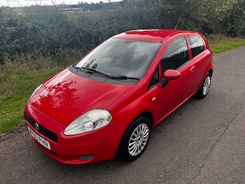 Used Fiat Grande Punto 2010 for sale - 76072546: Photo
