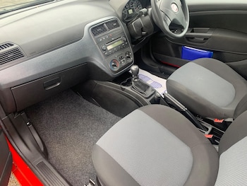 Used Fiat Grande Punto 2010 for sale - 76072546: Photo