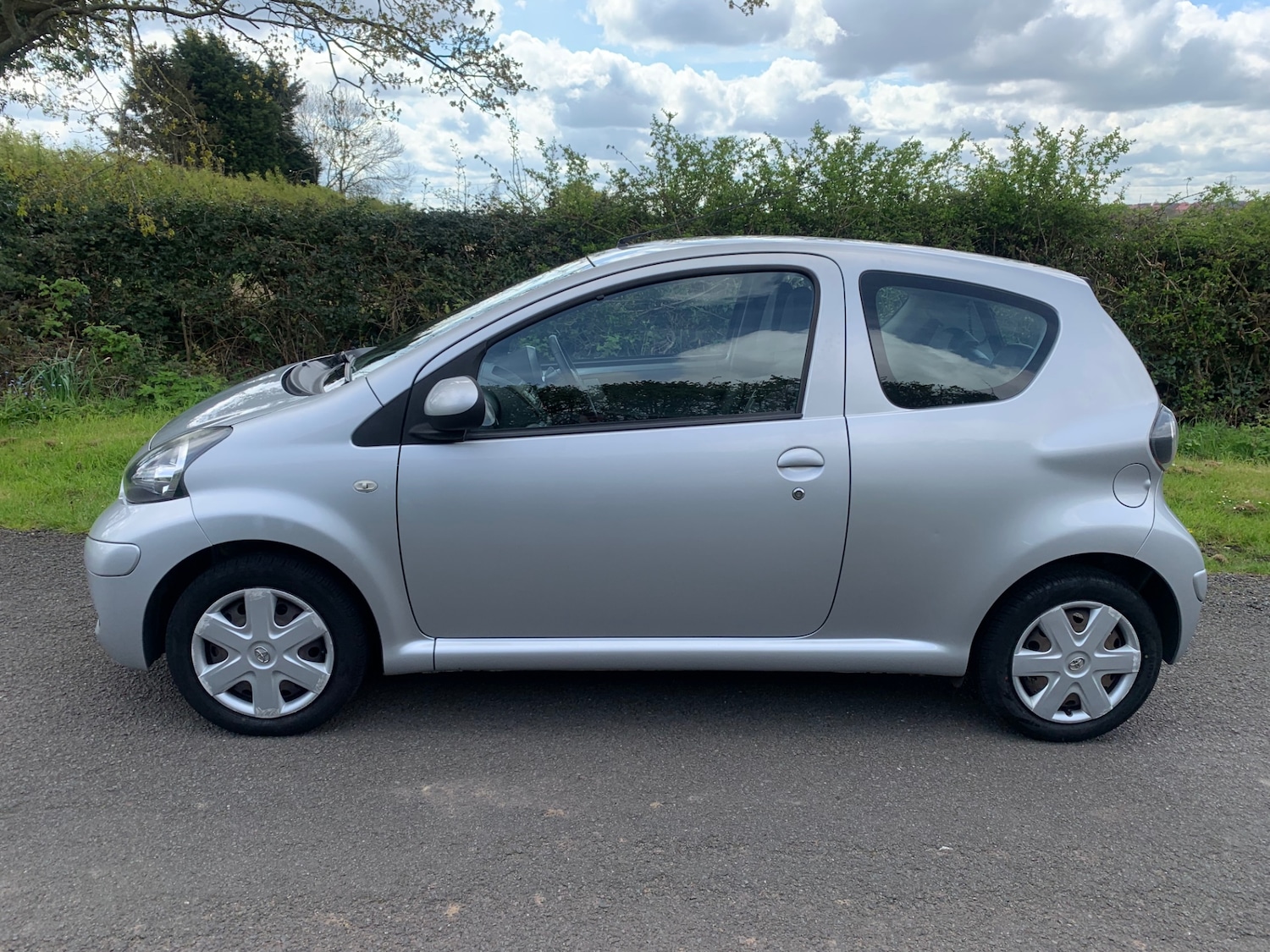 Used Toyota AYGO 2011 for sale - 76960355: Photo 6