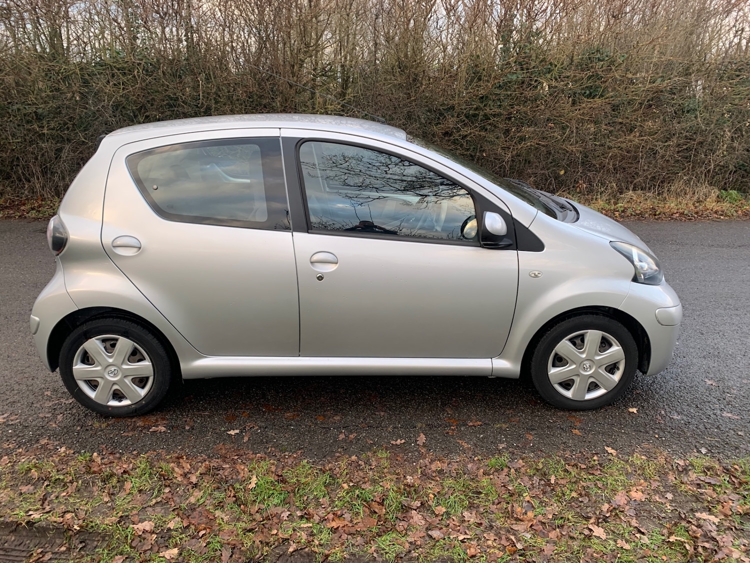 Used Toyota AYGO 2011 for sale - 76960729: Photo 9