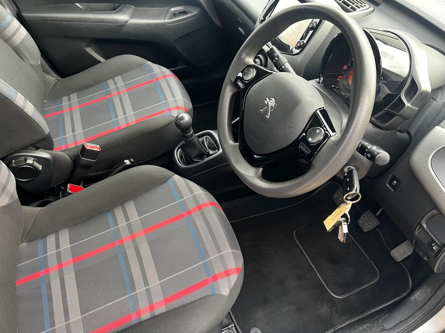 Used Peugeot 108 2015 for sale - 76964964: Photo 13