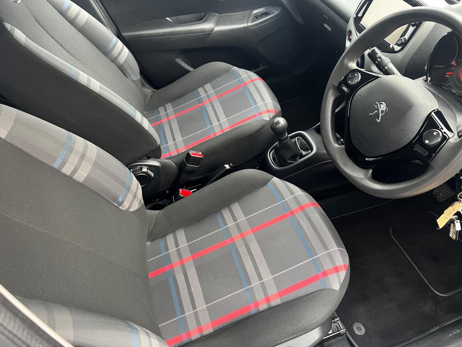 Used Peugeot 108 2015 for sale - 76964964: Photo 18