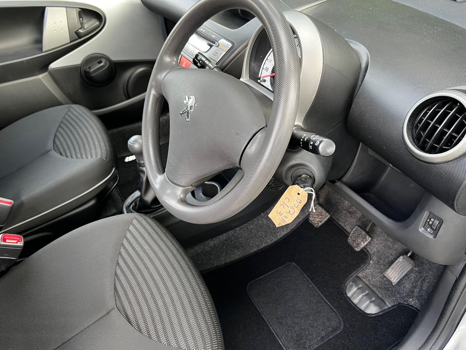 Used Peugeot 107 2012 for sale - 76945989: Photo 15